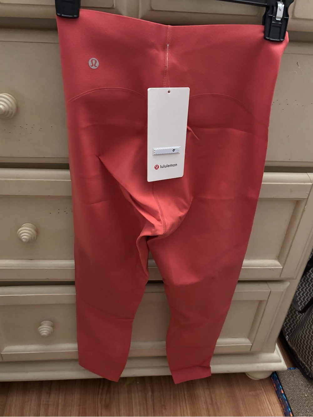 BNWT lululemon glow up high-rise tights 25’ .. size 6